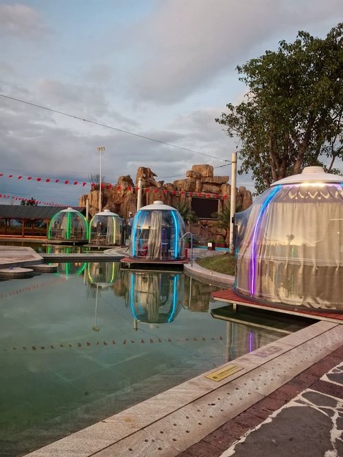 Commercial event dome for cafe, restaurant or exhibition space